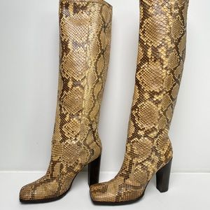 Dolce and Gabbana Vintage Genuine Snakeskin heeled boots💥